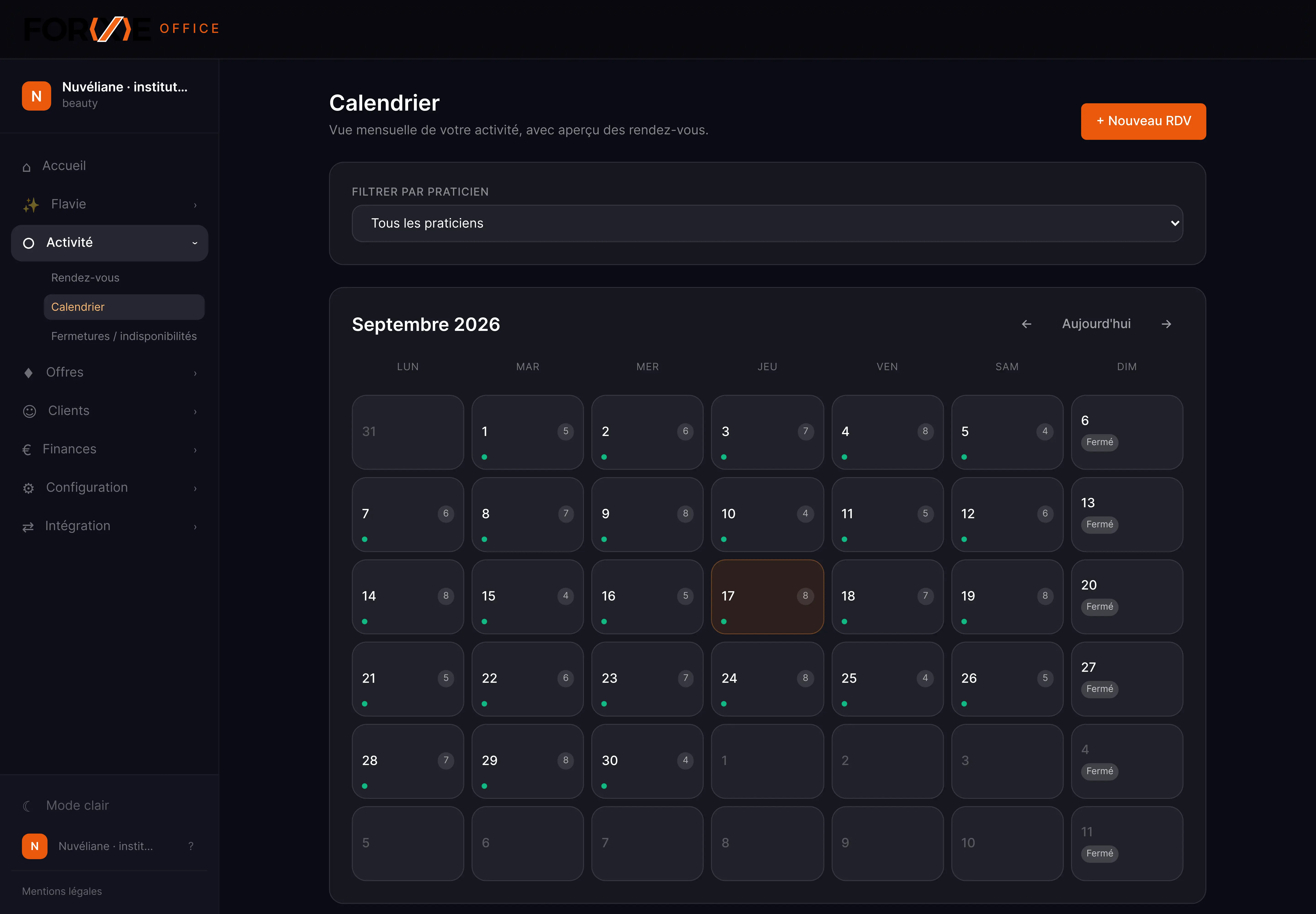 Interface réelle de FORXE Office : calendrier, données d’exemple